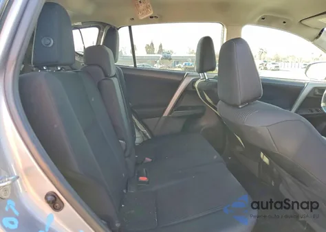 2017 Toyota Rav4 Le z USA, uszkodzony, nr VIN 2T3ZFREV3HW349921